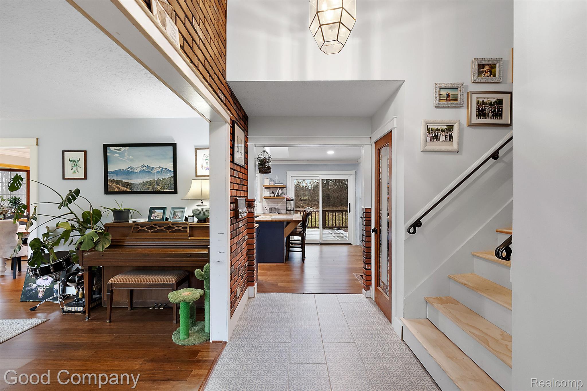 4948 MEADOWBROOK Lane