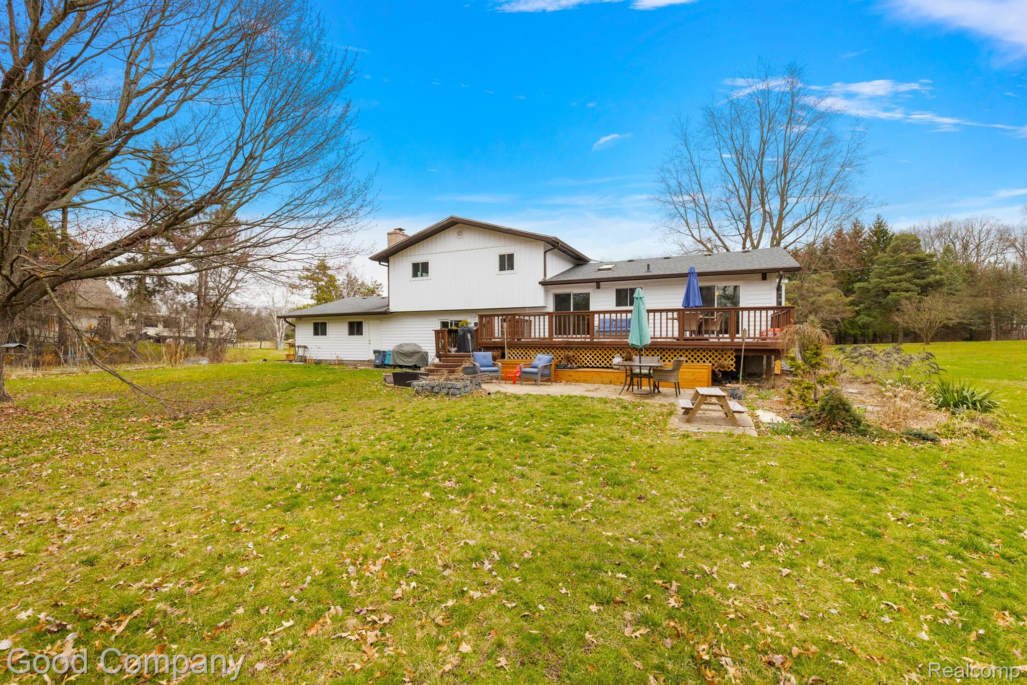 4948 MEADOWBROOK Lane