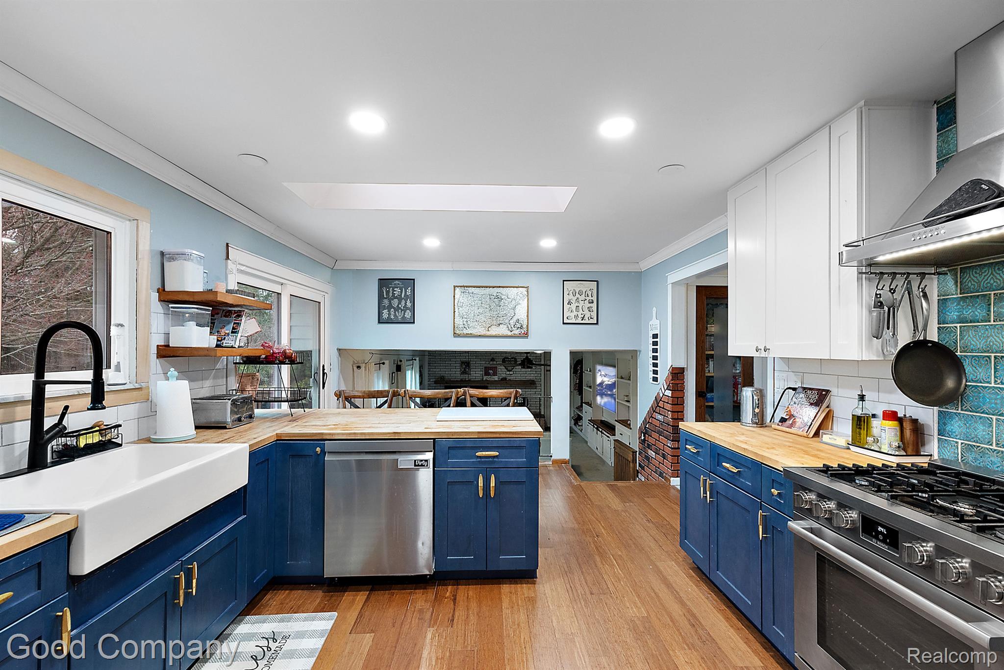 4948 MEADOWBROOK Lane