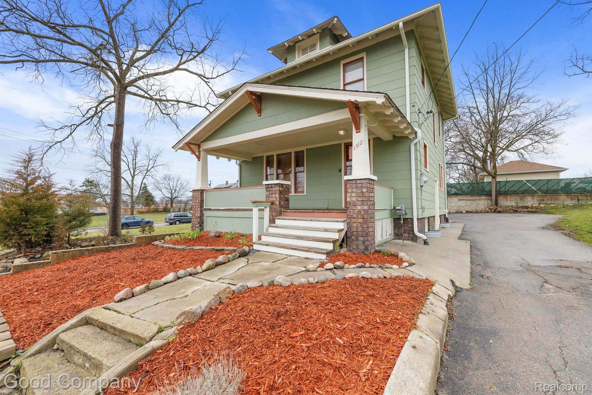 1312 UNIVERSITY Avenue