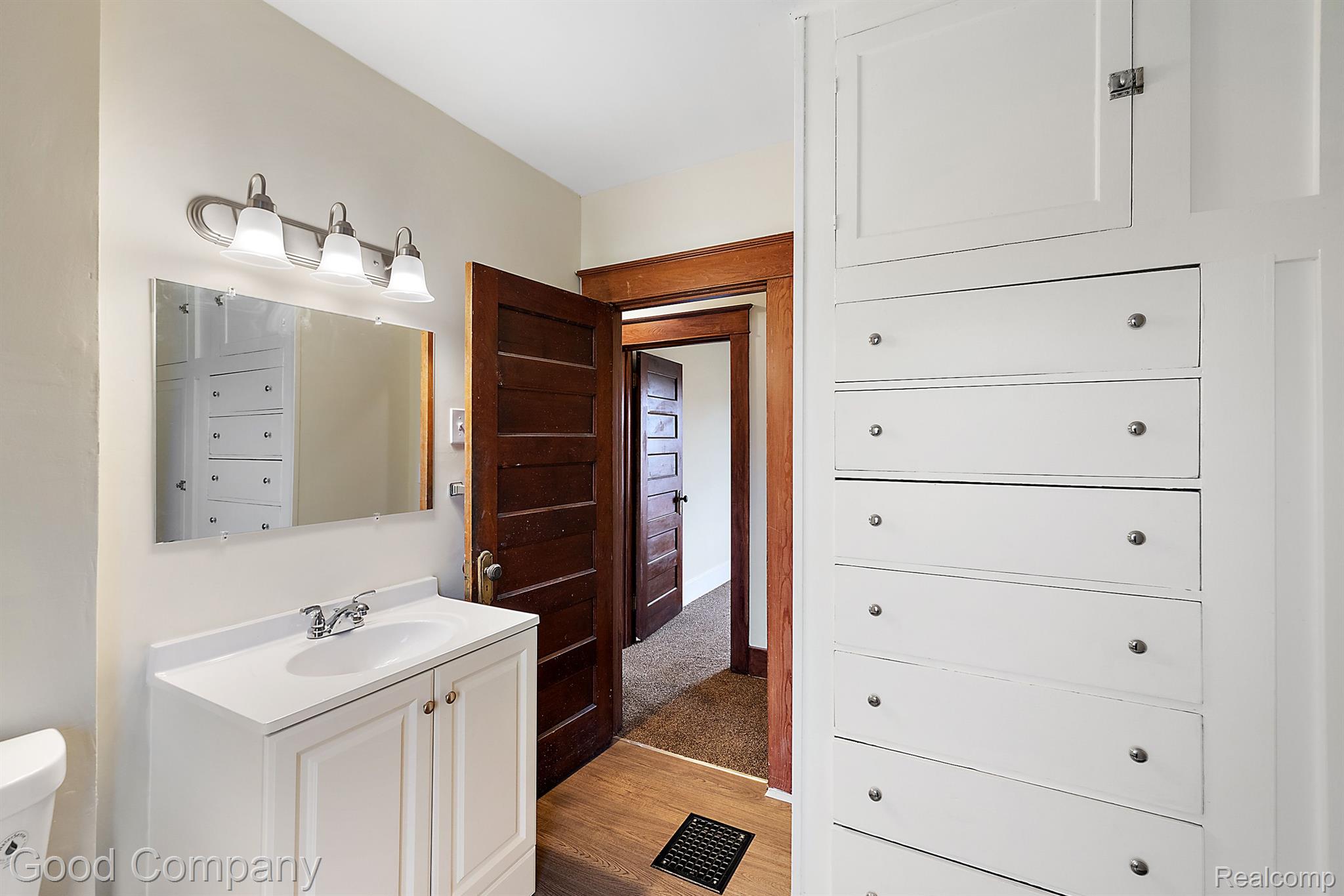 1312 UNIVERSITY Avenue