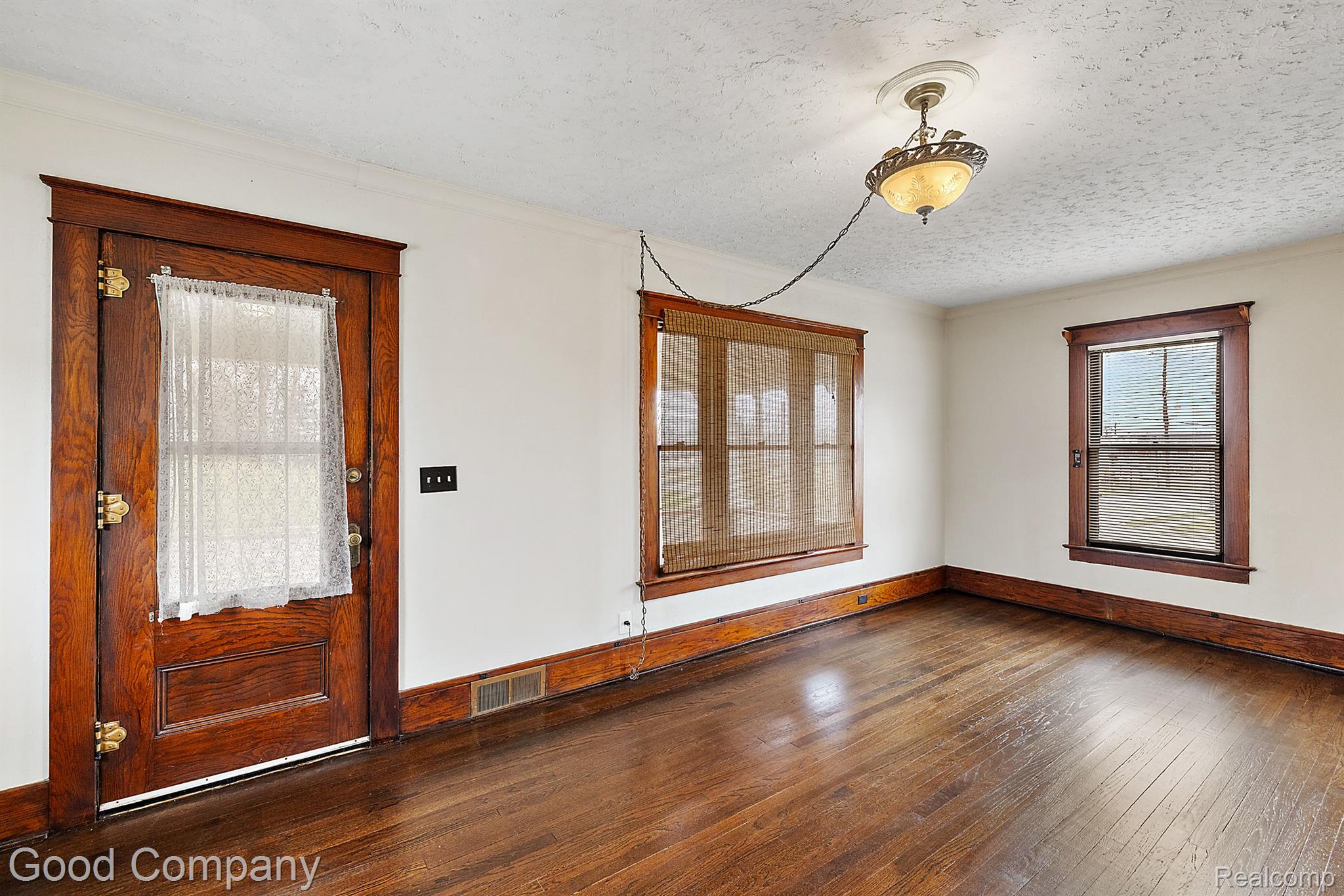 1312 UNIVERSITY Avenue