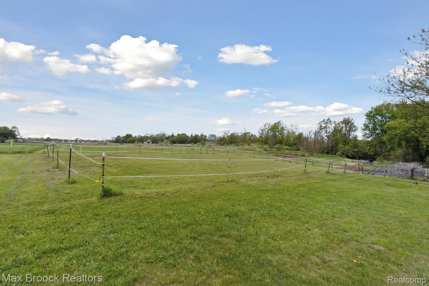 1298 PEPPERMILL Road