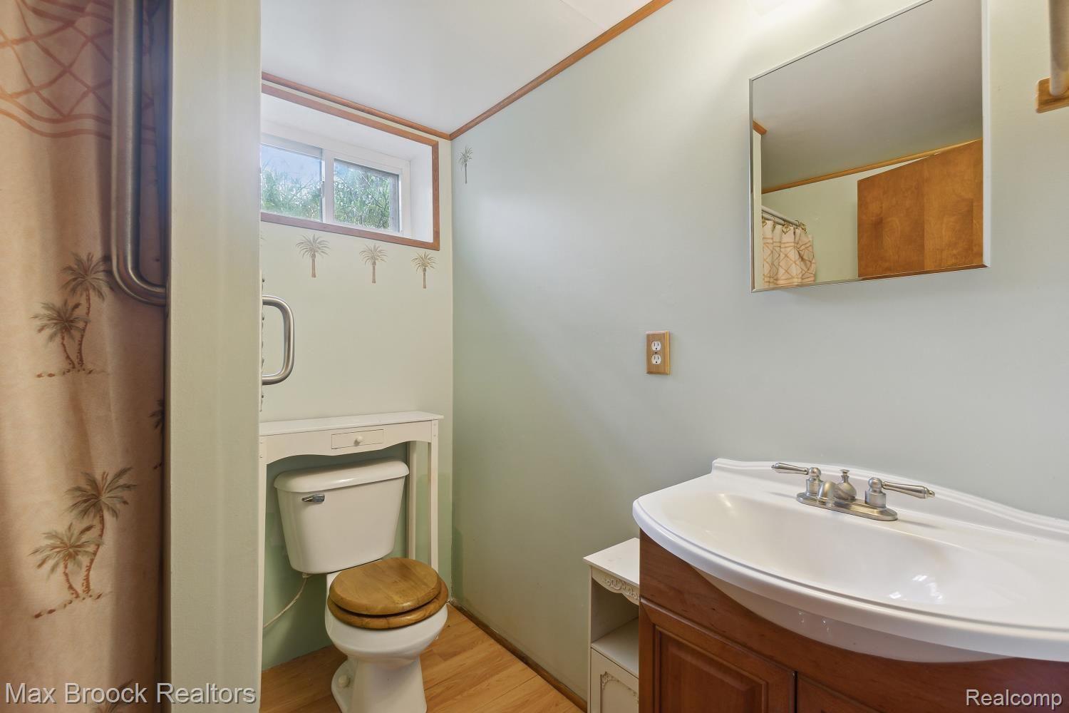 1298 PEPPERMILL Road