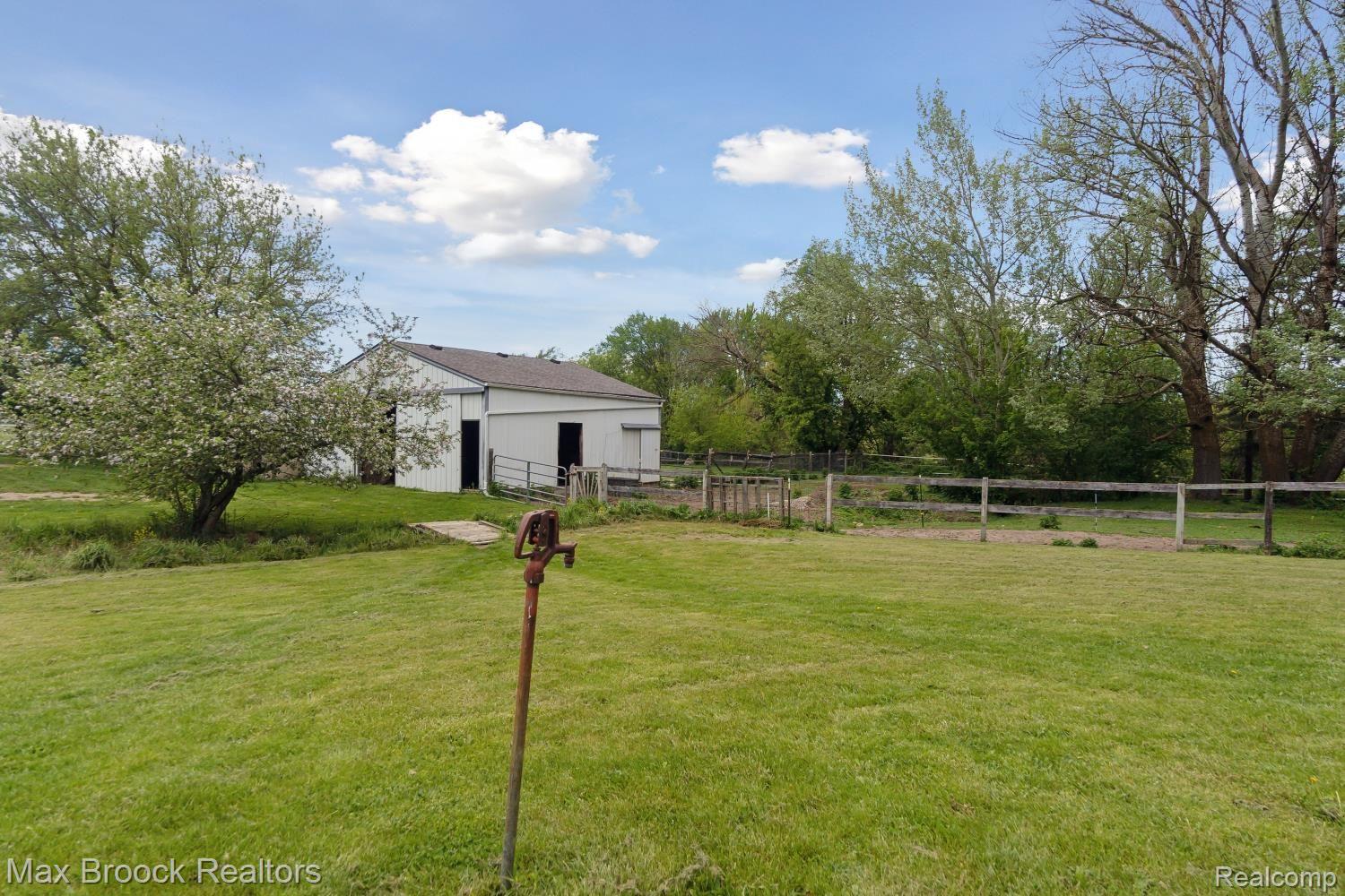 1298 PEPPERMILL Road