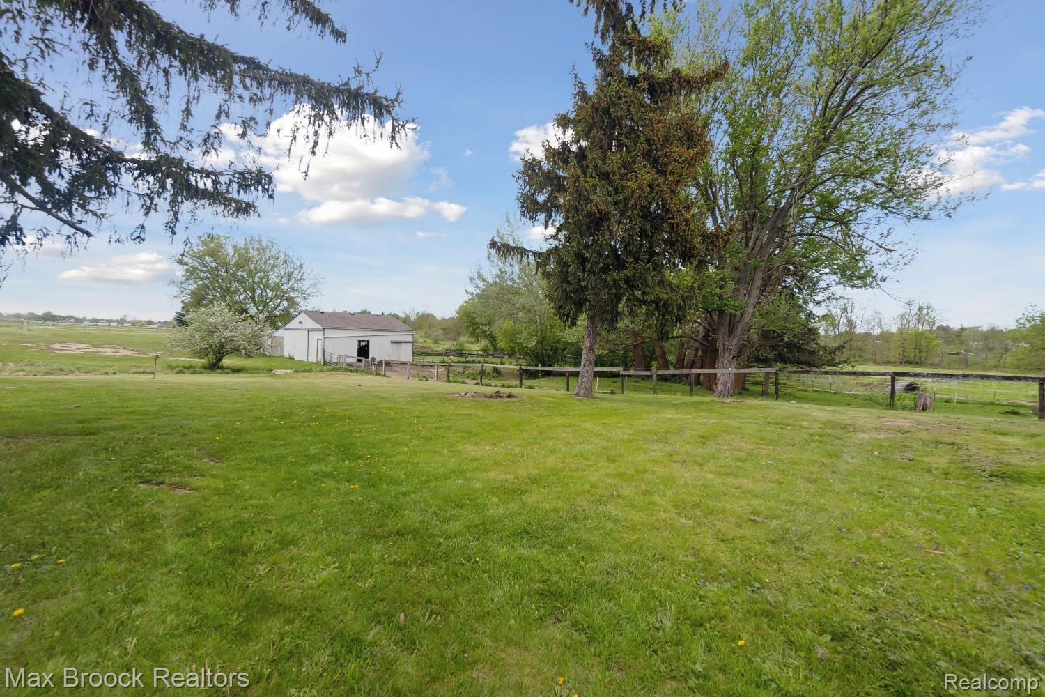 1298 PEPPERMILL Road