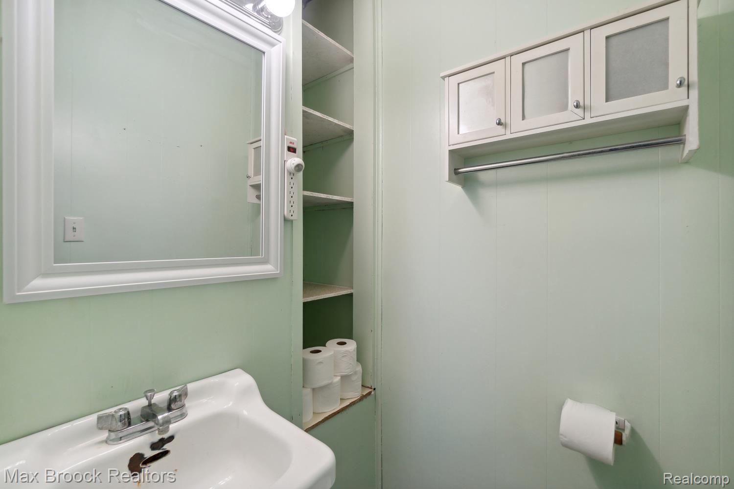 1298 PEPPERMILL Road