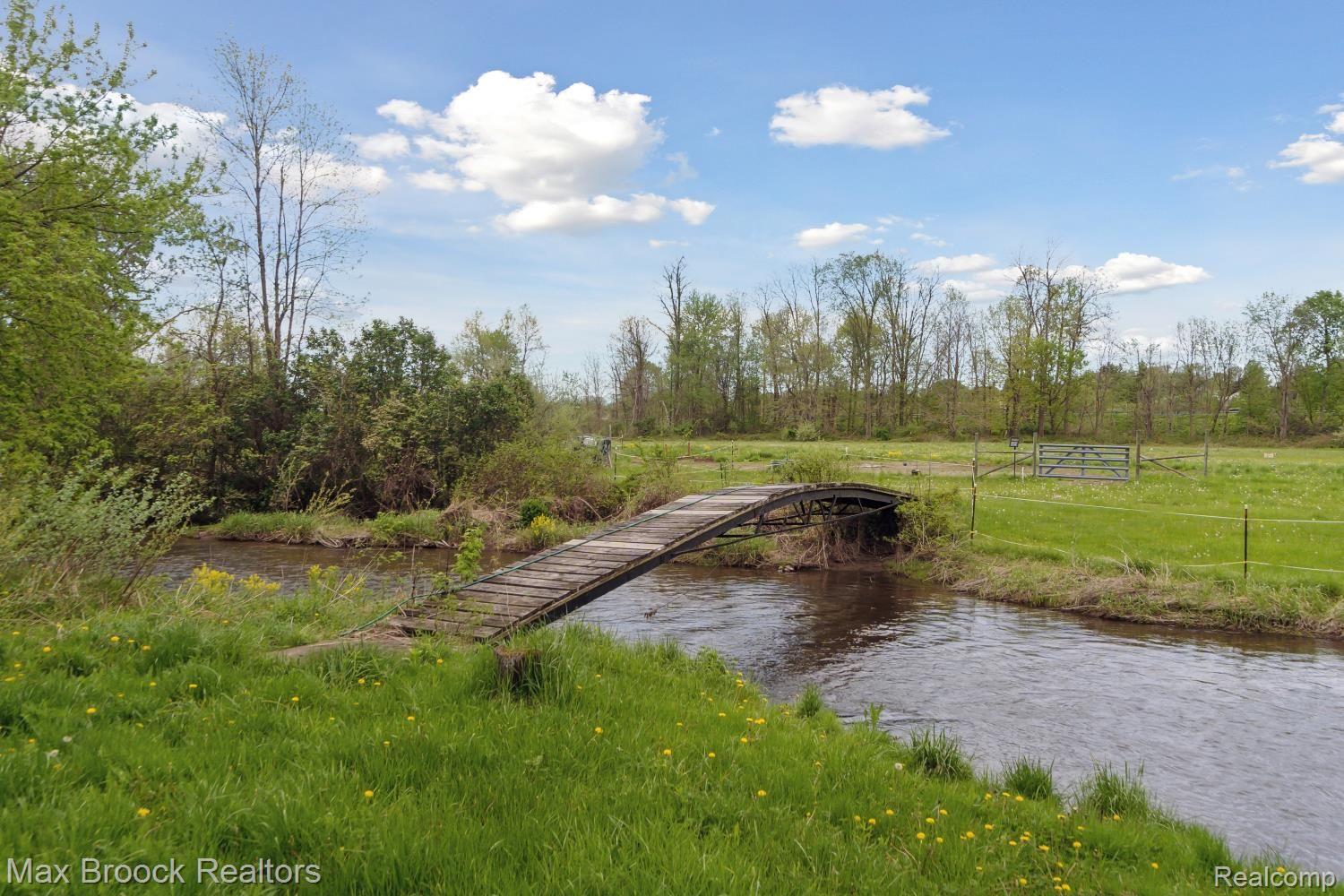 1298 PEPPERMILL Road