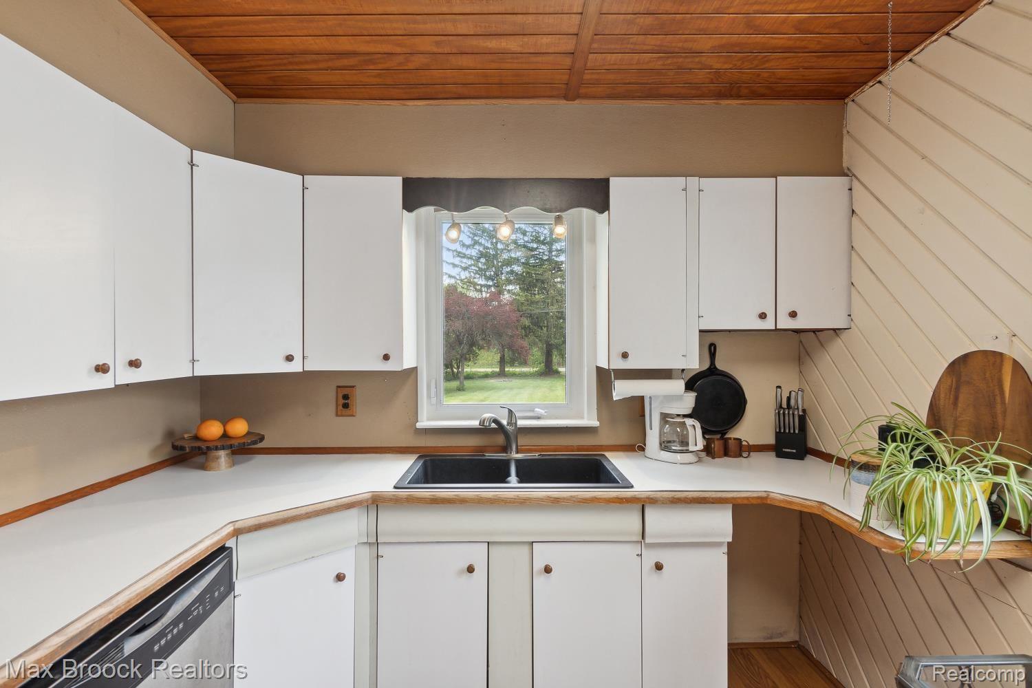 1298 PEPPERMILL Road