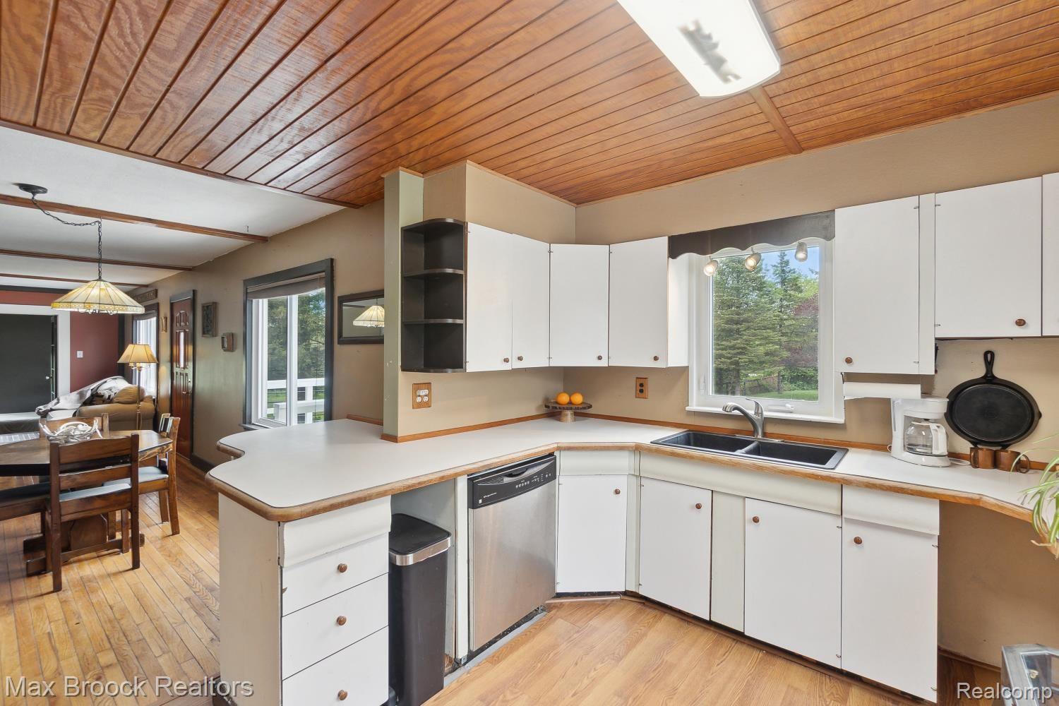 1298 PEPPERMILL Road