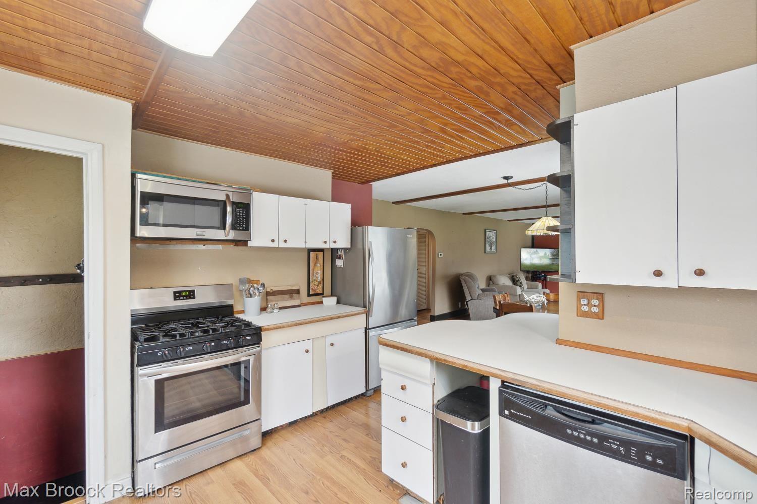 1298 PEPPERMILL Road