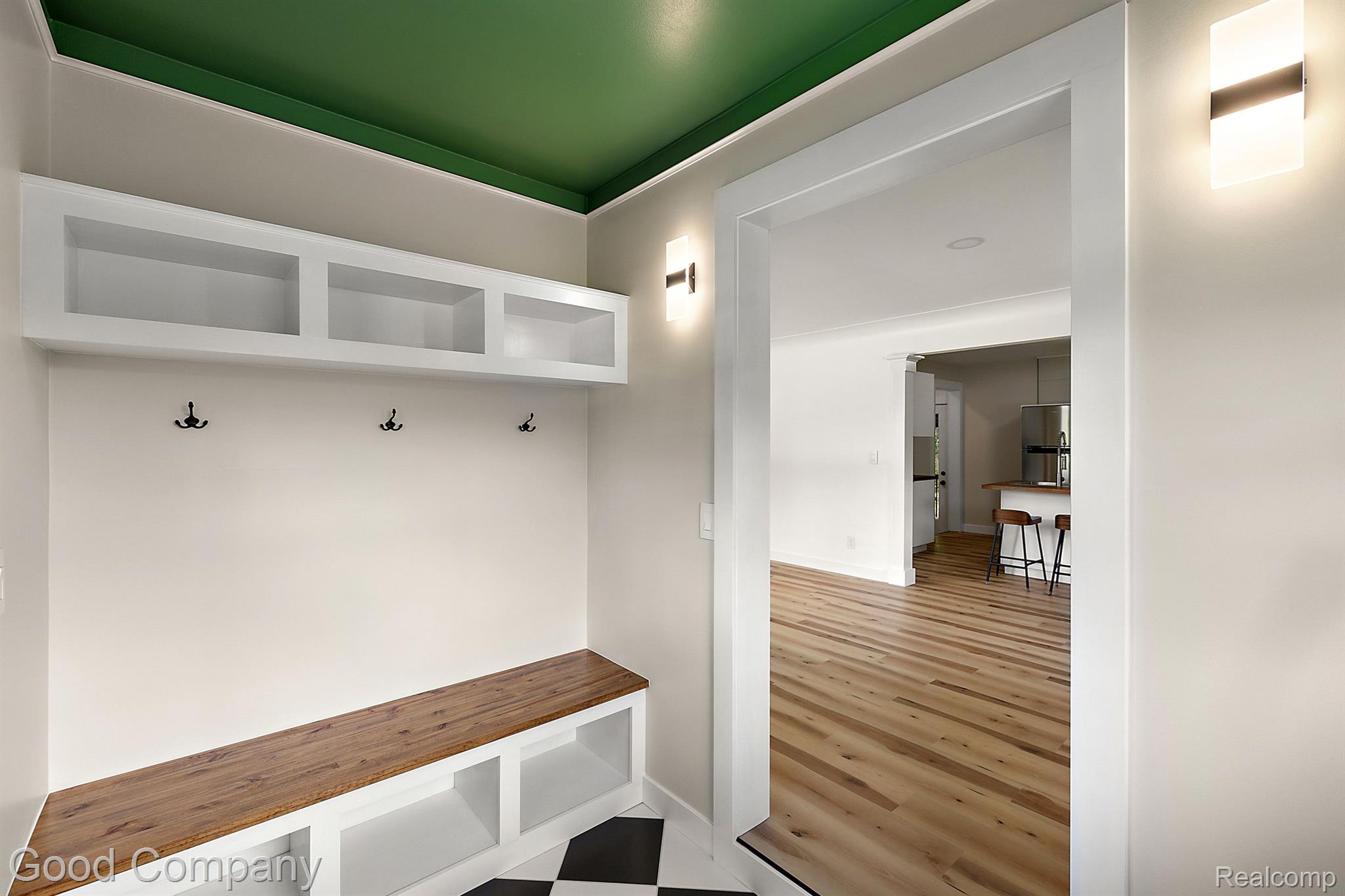 379 W BROOKLYN Avenue