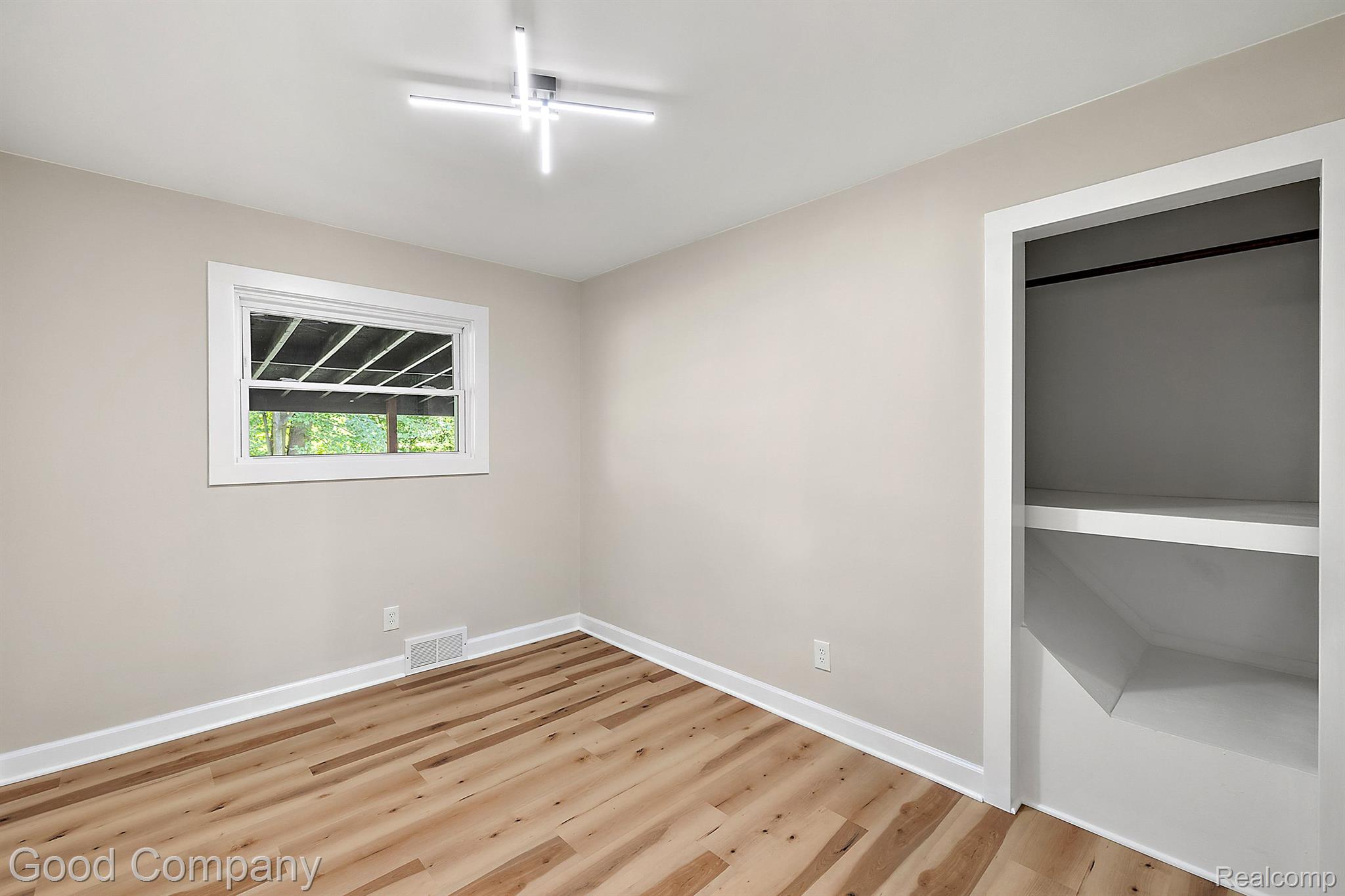 379 W BROOKLYN Avenue