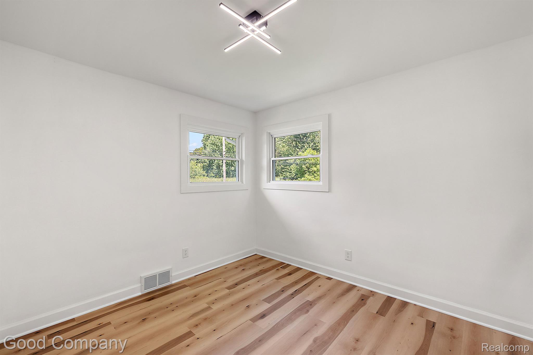 379 W BROOKLYN Avenue