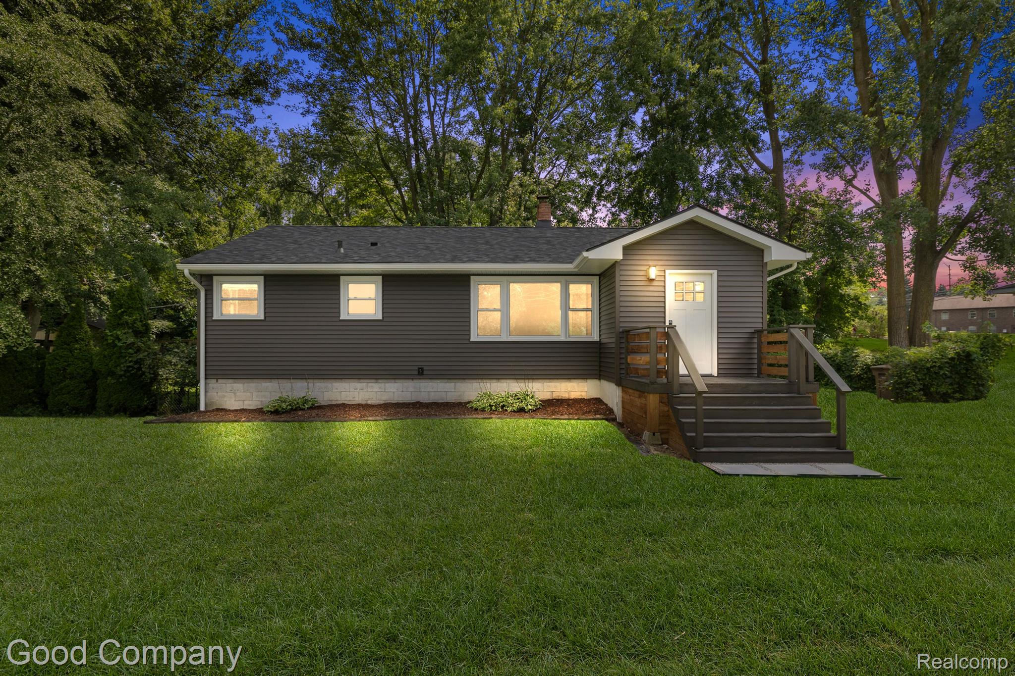 379 W BROOKLYN Avenue