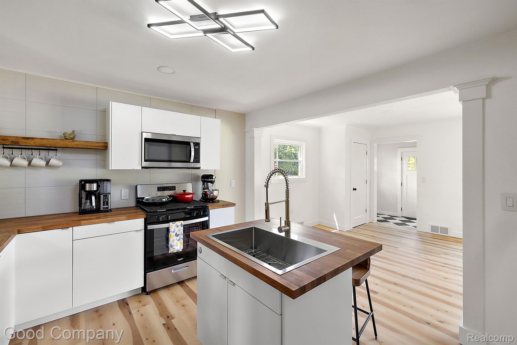 379 W BROOKLYN Avenue