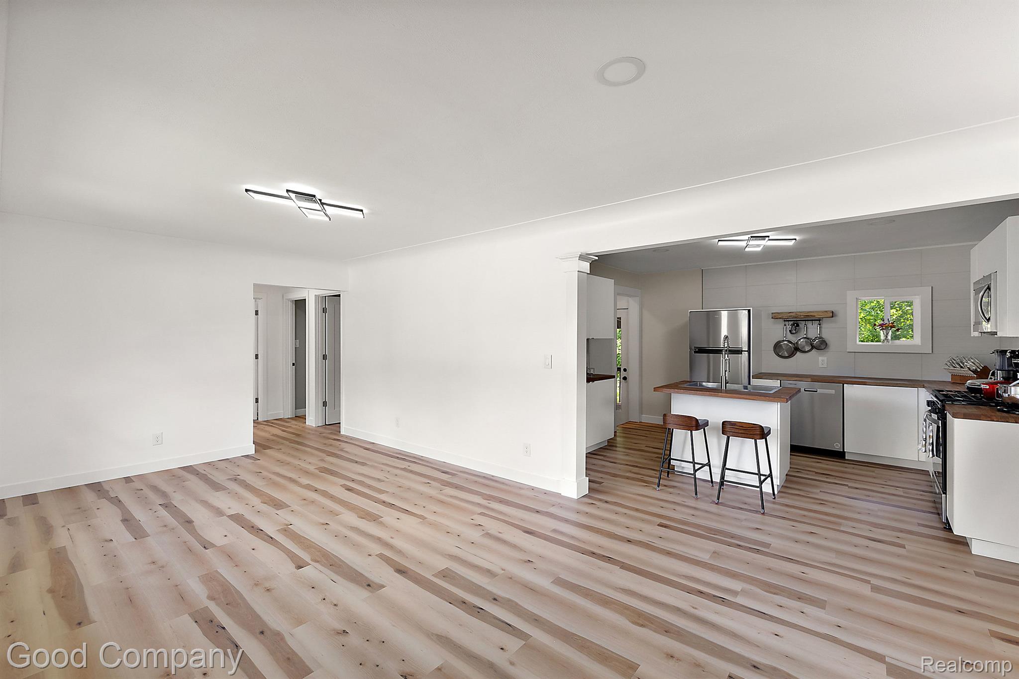 379 W BROOKLYN Avenue