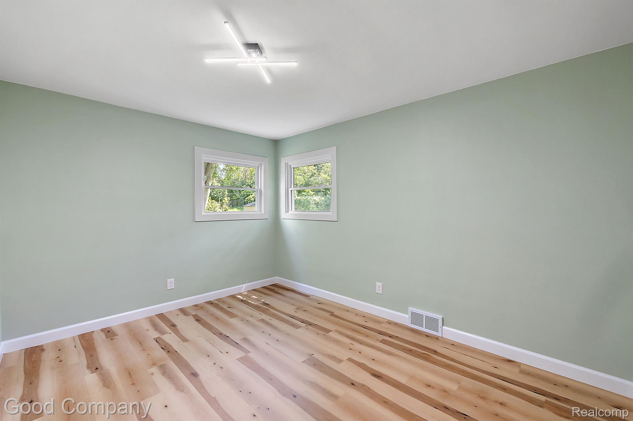 379 W BROOKLYN Avenue