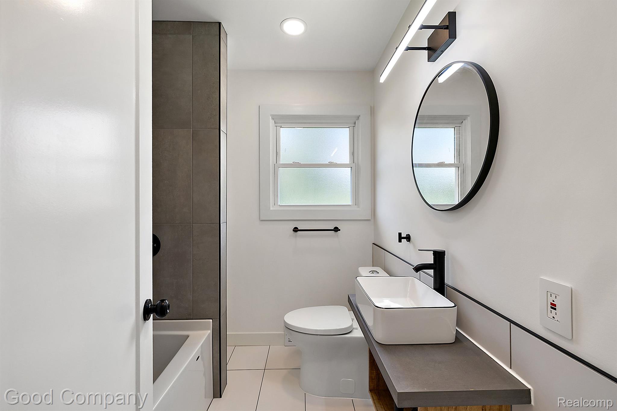 379 W BROOKLYN Avenue