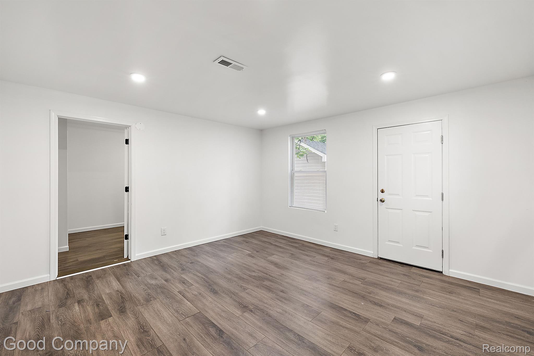 122 W FAIRMOUNT Avenue