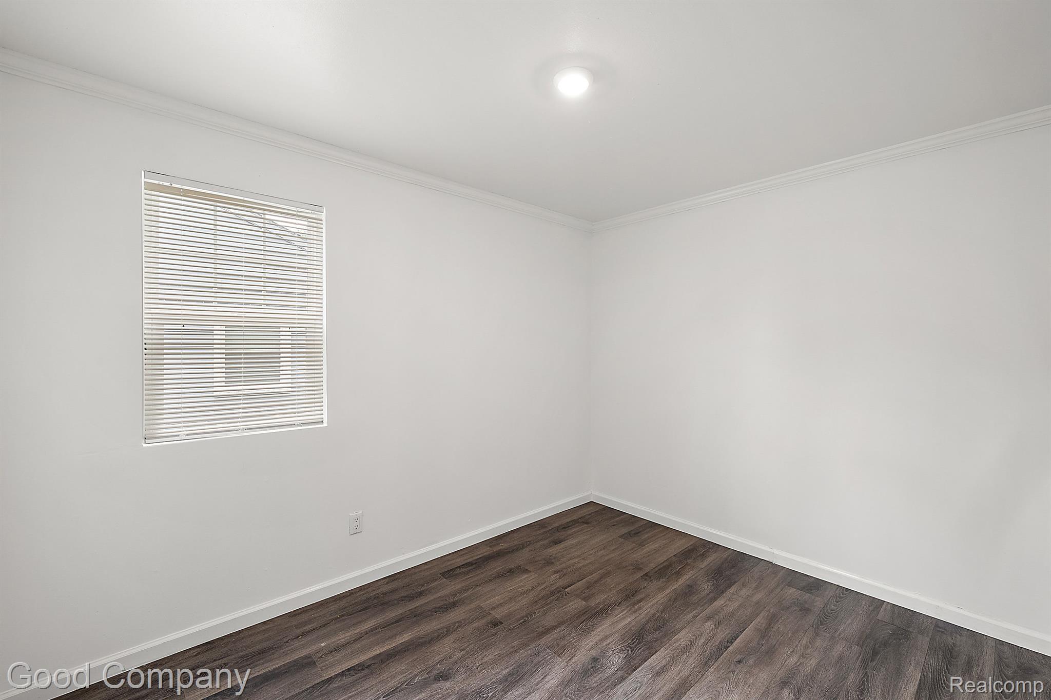 122 W FAIRMOUNT Avenue