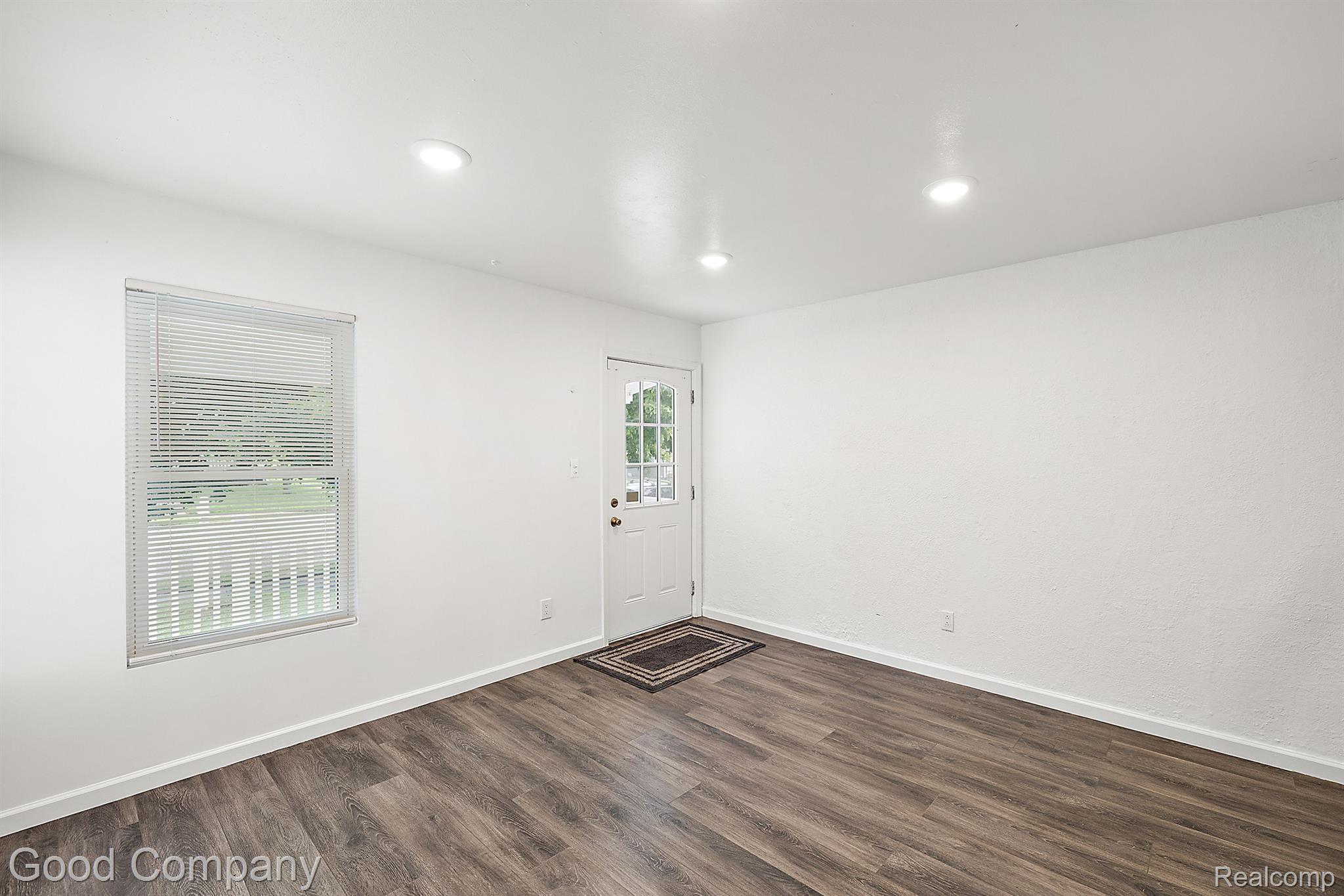 122 W FAIRMOUNT Avenue