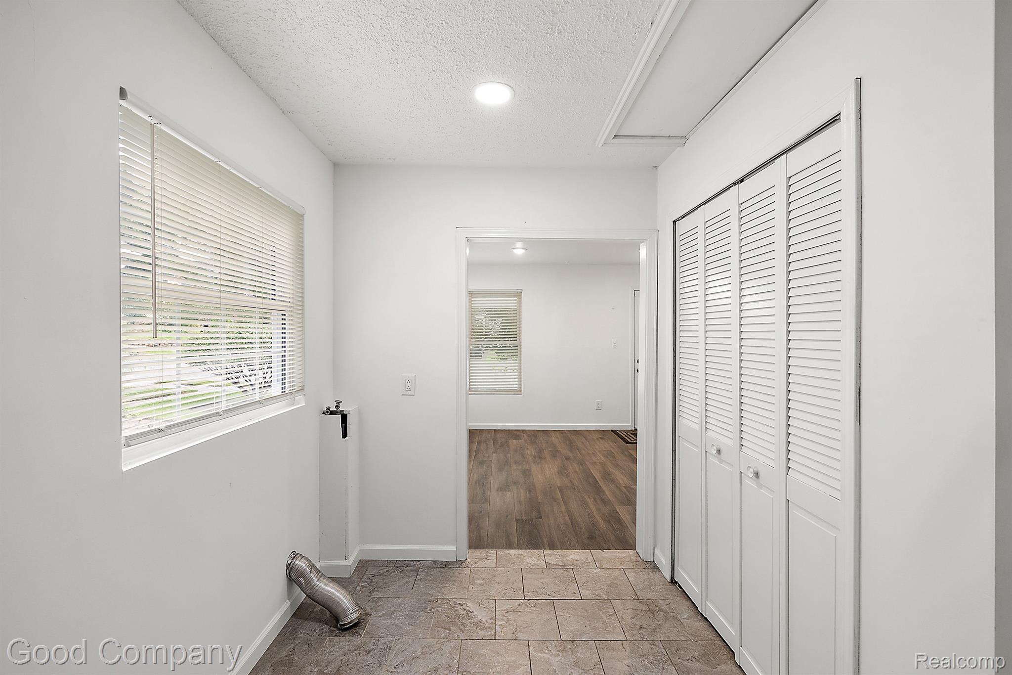 122 W FAIRMOUNT Avenue