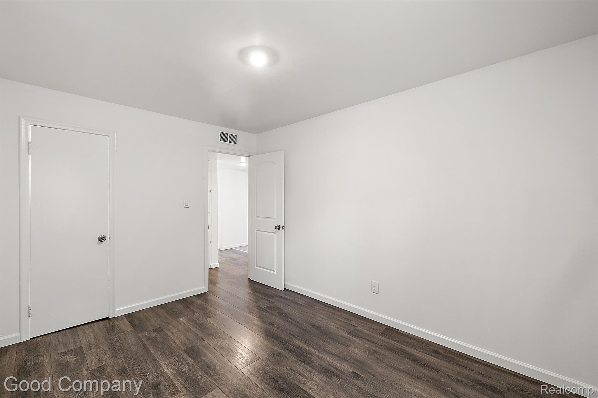 122 W FAIRMOUNT Avenue