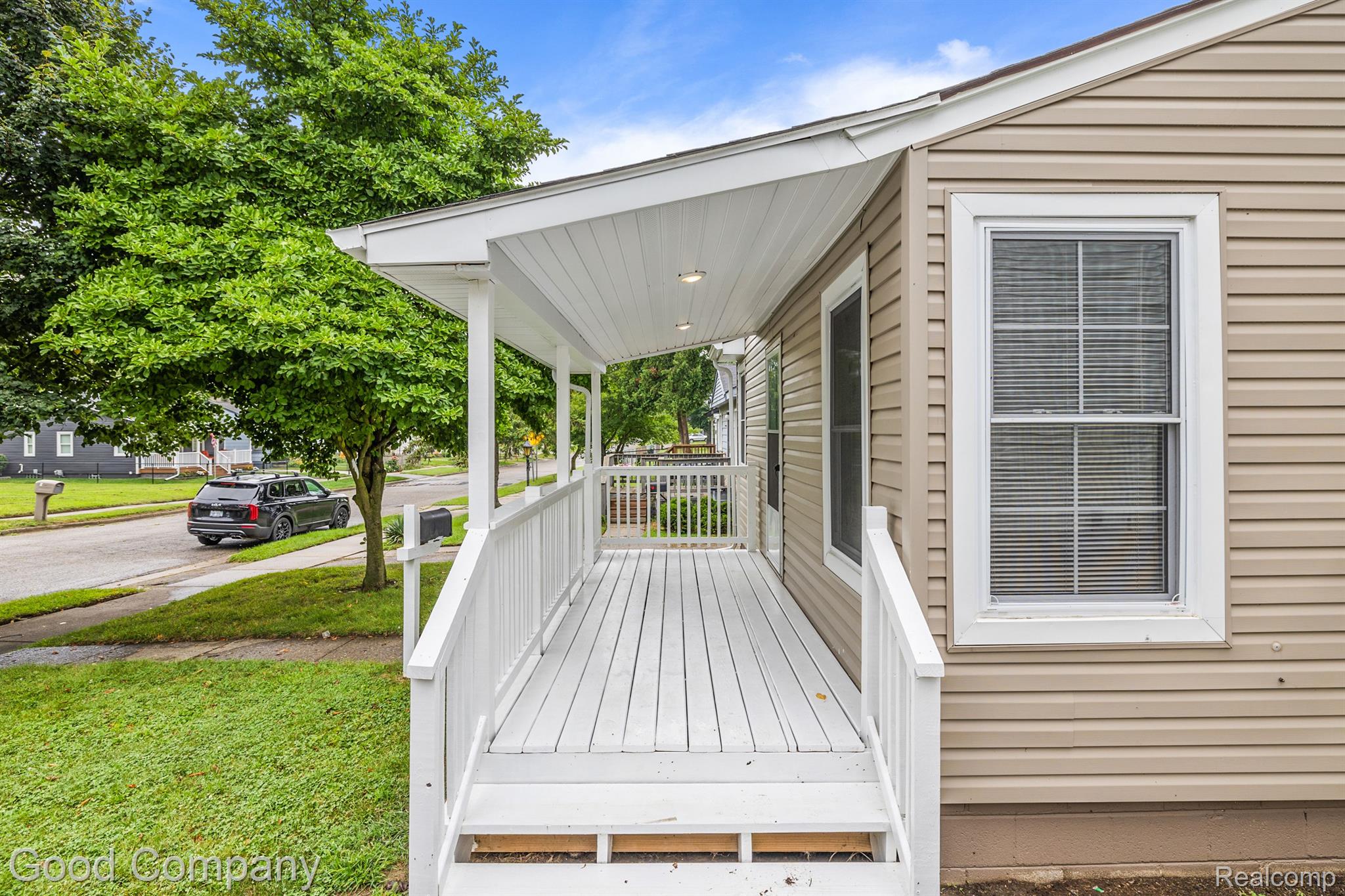 122 W FAIRMOUNT Avenue