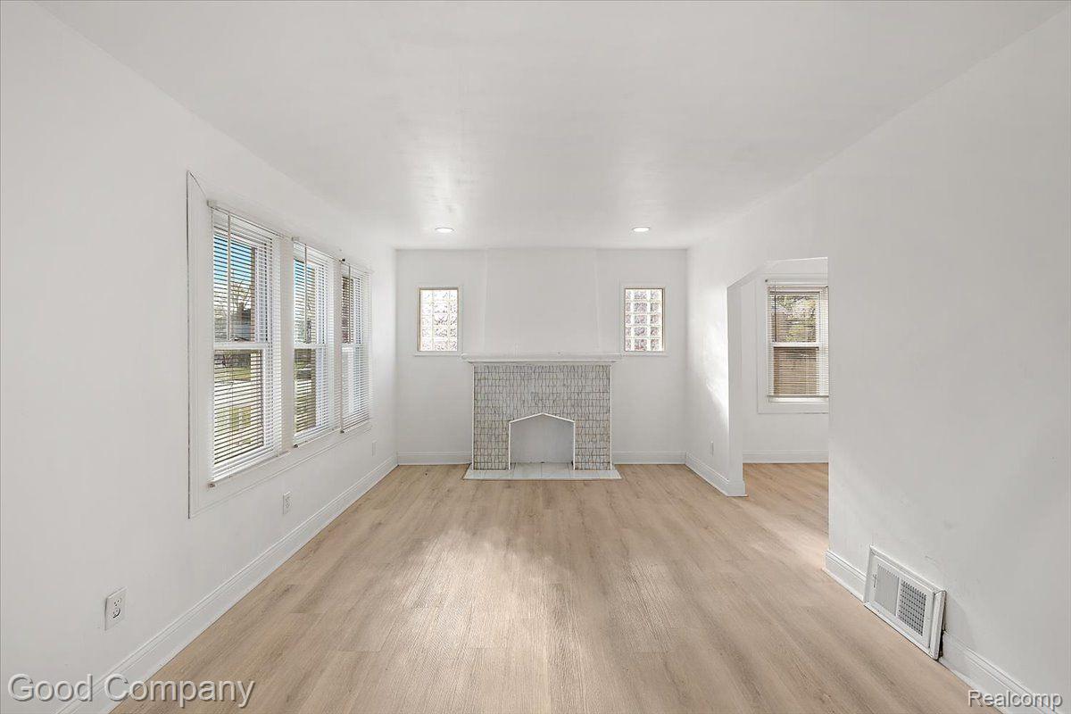 16515 MARK TWAIN Street