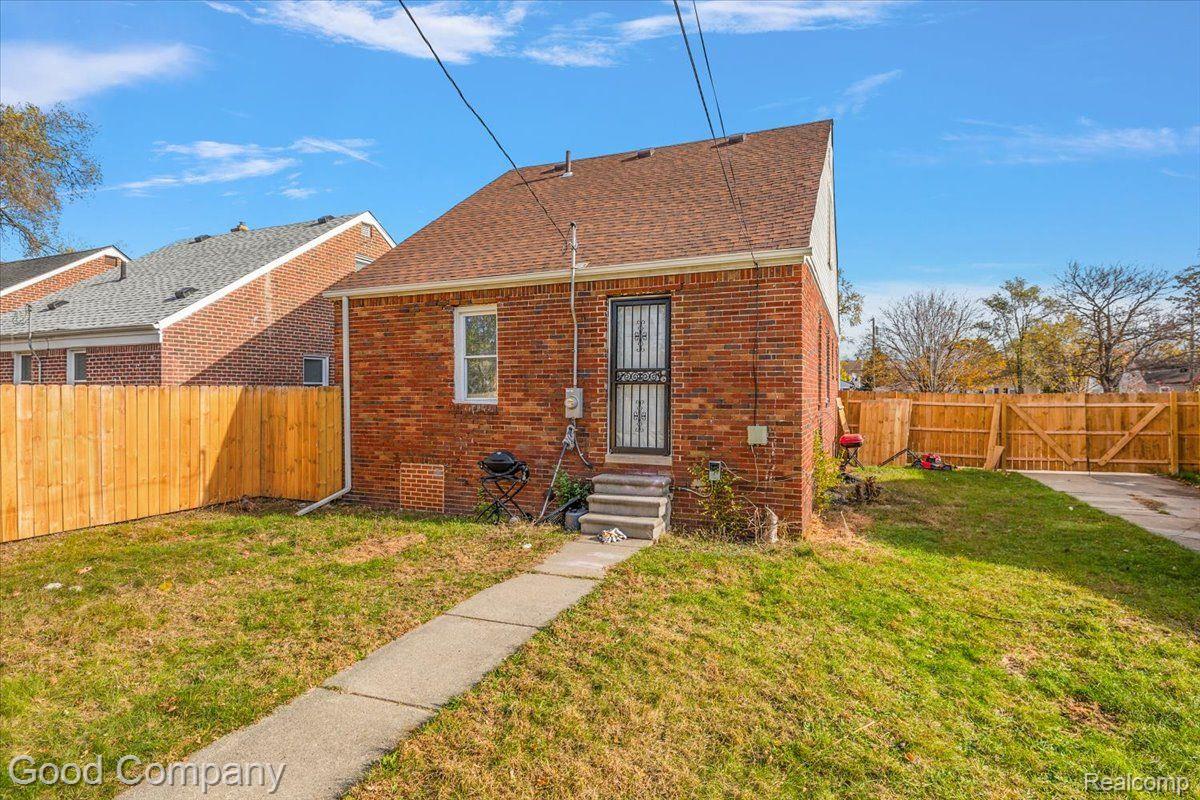 16515 MARK TWAIN Street