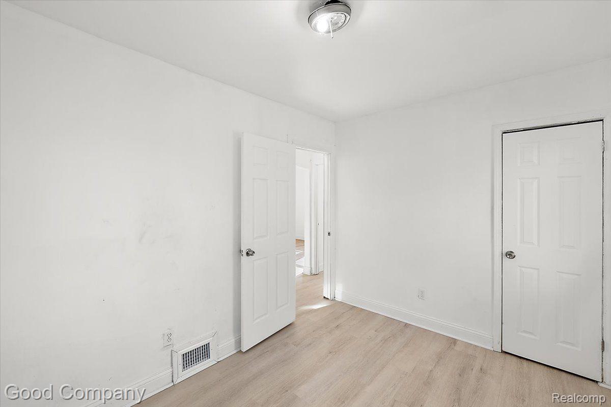 16515 MARK TWAIN Street