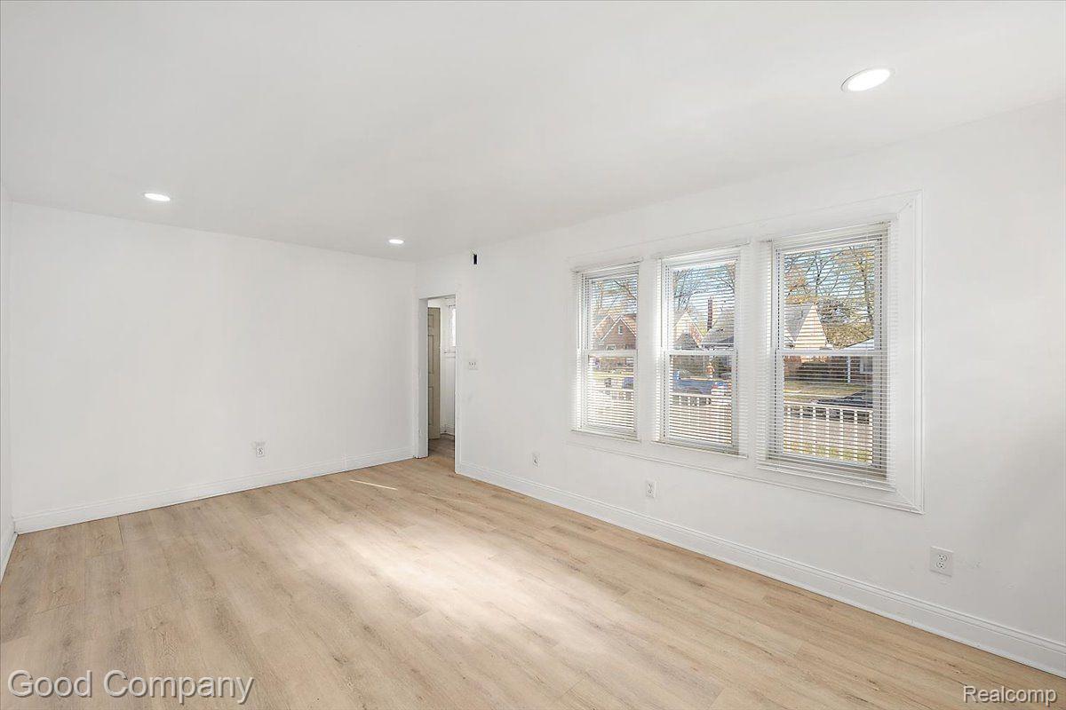 16515 MARK TWAIN Street