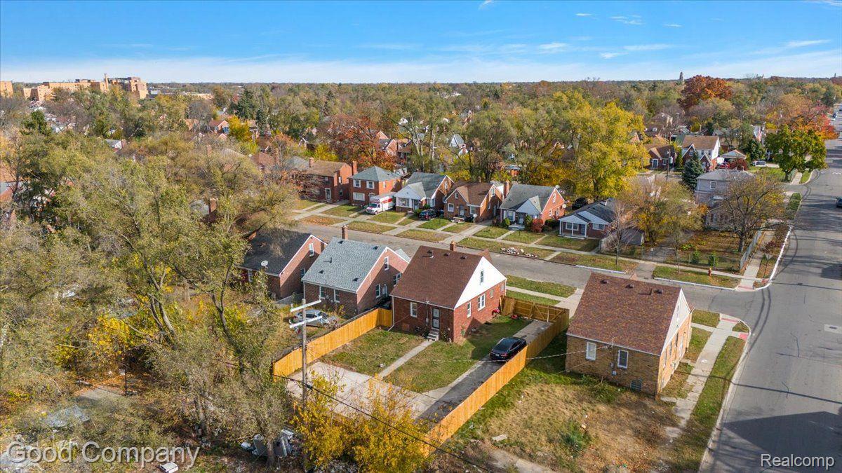 16515 MARK TWAIN Street