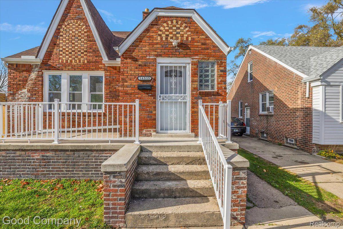 16515 MARK TWAIN Street