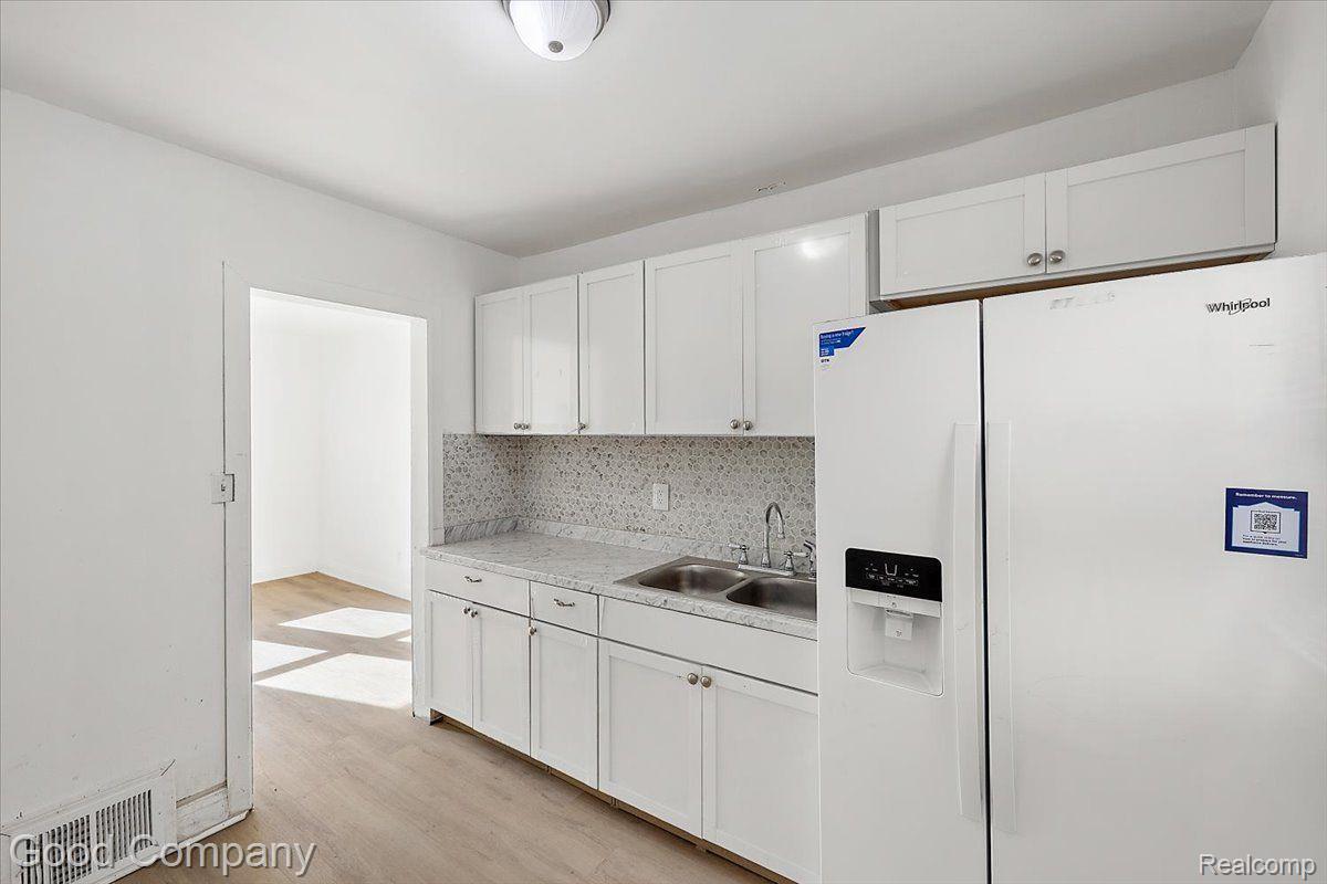 16515 MARK TWAIN Street