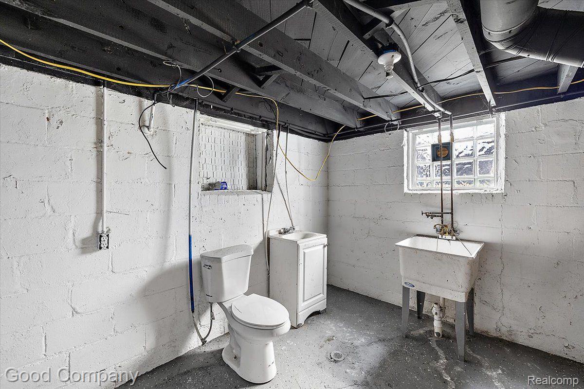 16515 MARK TWAIN Street