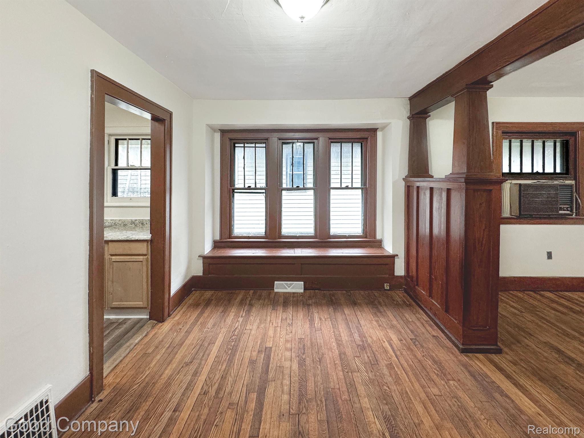 81 S TASMANIA Street