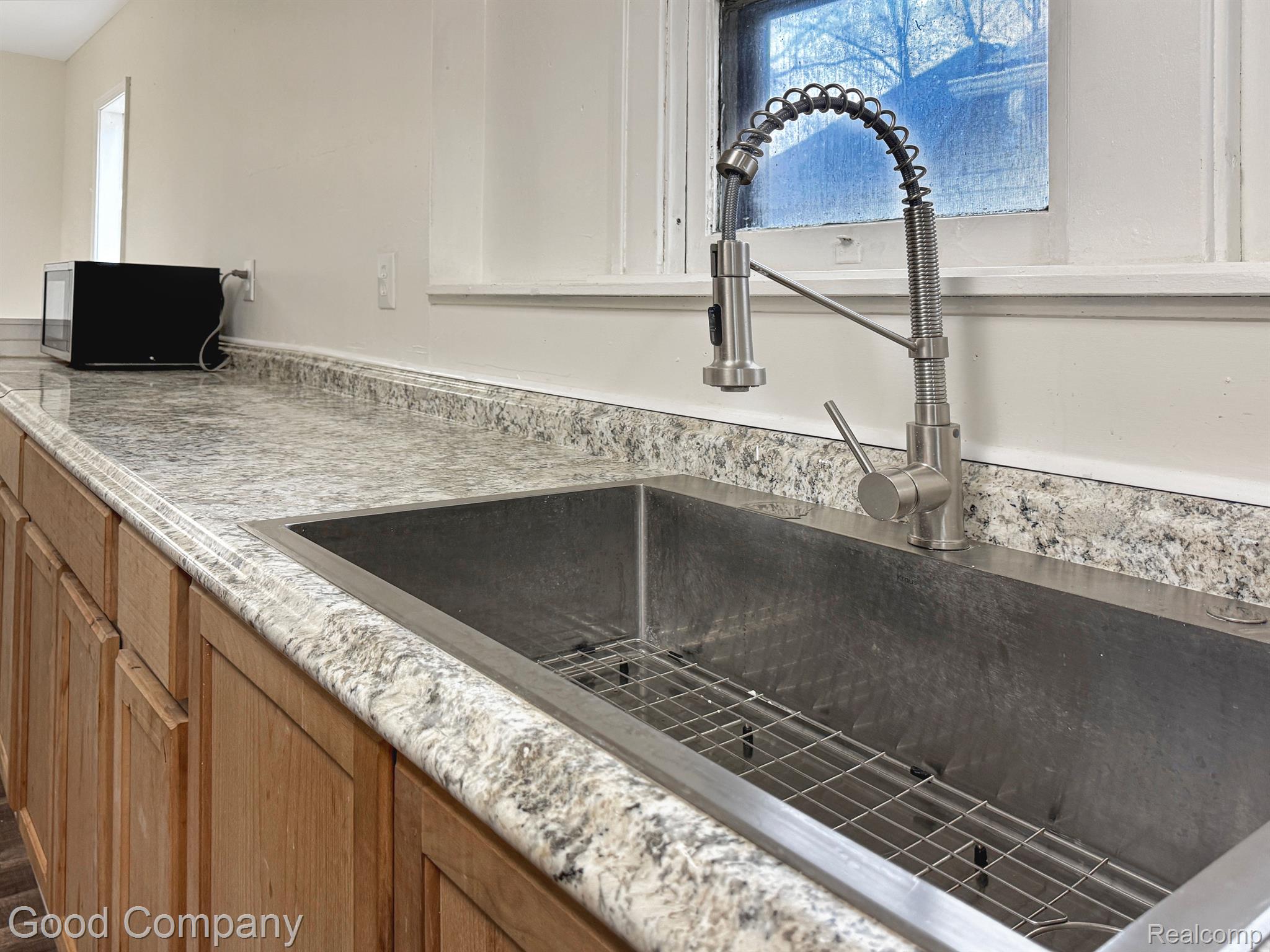 81 S TASMANIA Street