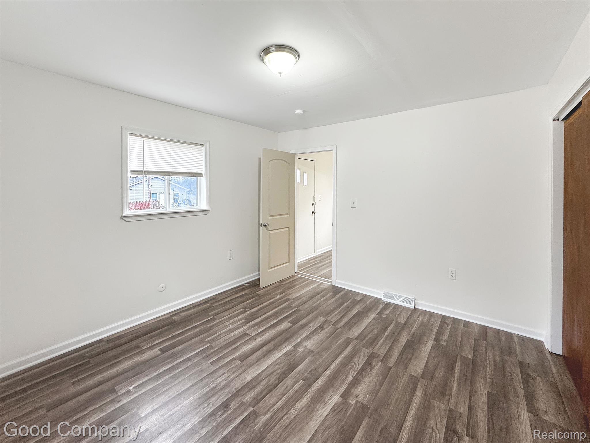 81 S TASMANIA Street