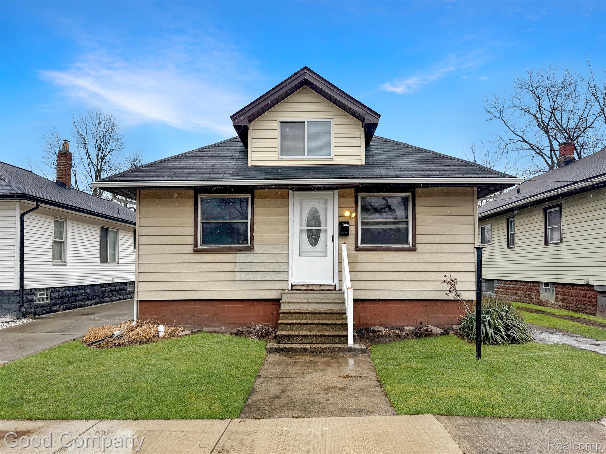 81 S TASMANIA Street