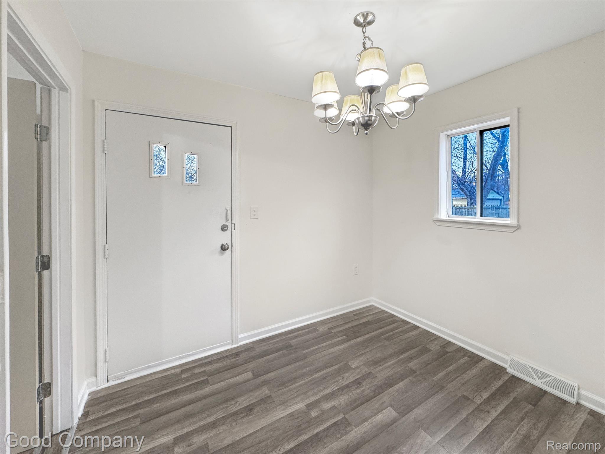 81 S TASMANIA Street