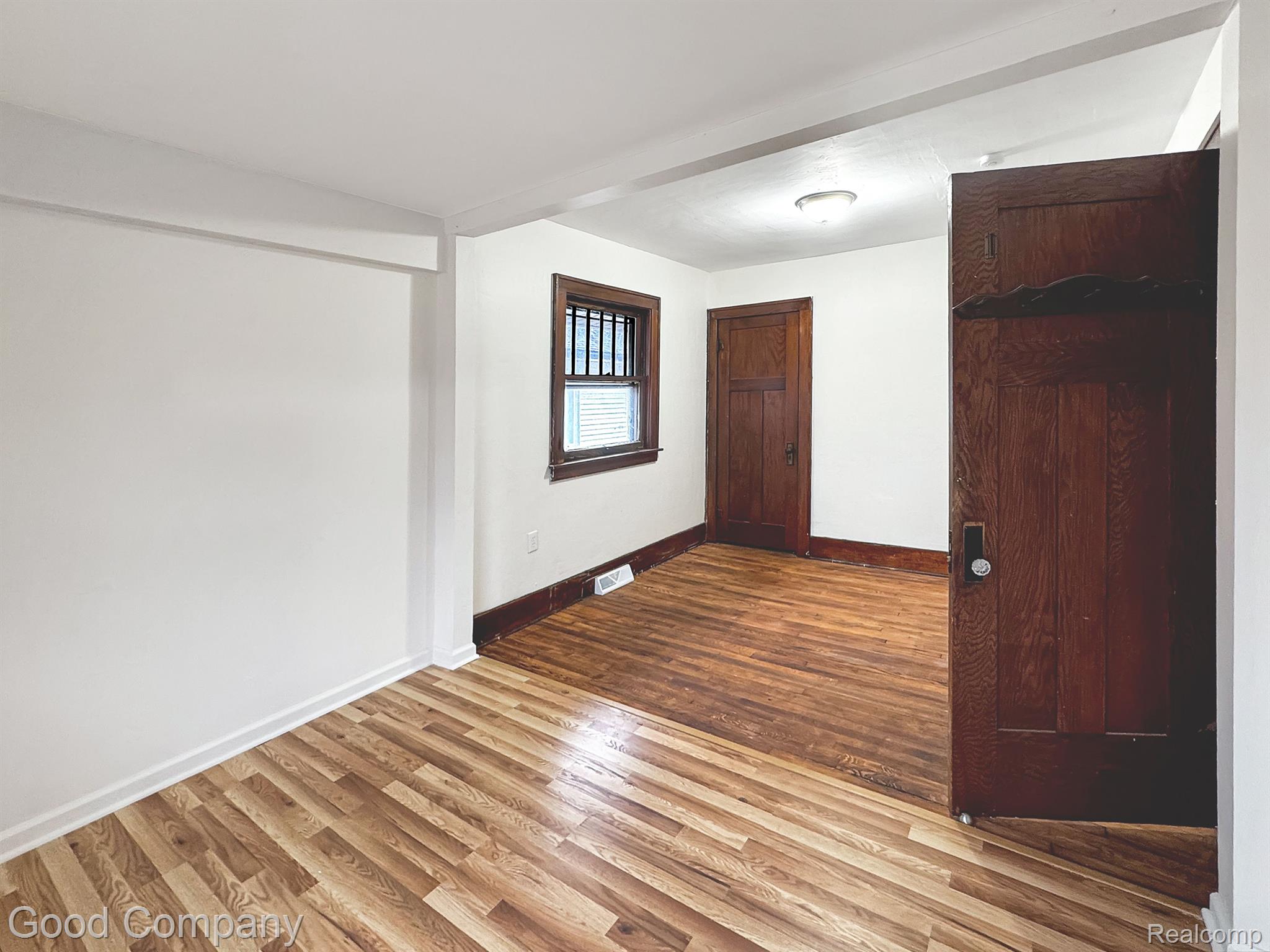 81 S TASMANIA Street