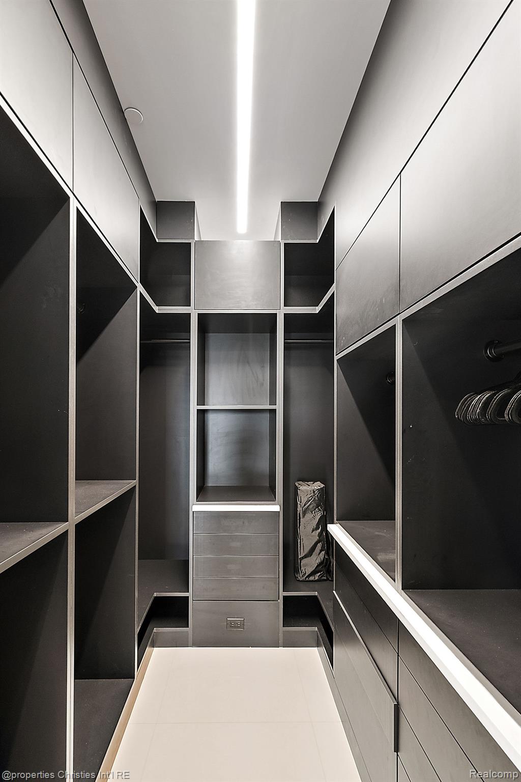 34901 WOODWARD Avenue 500