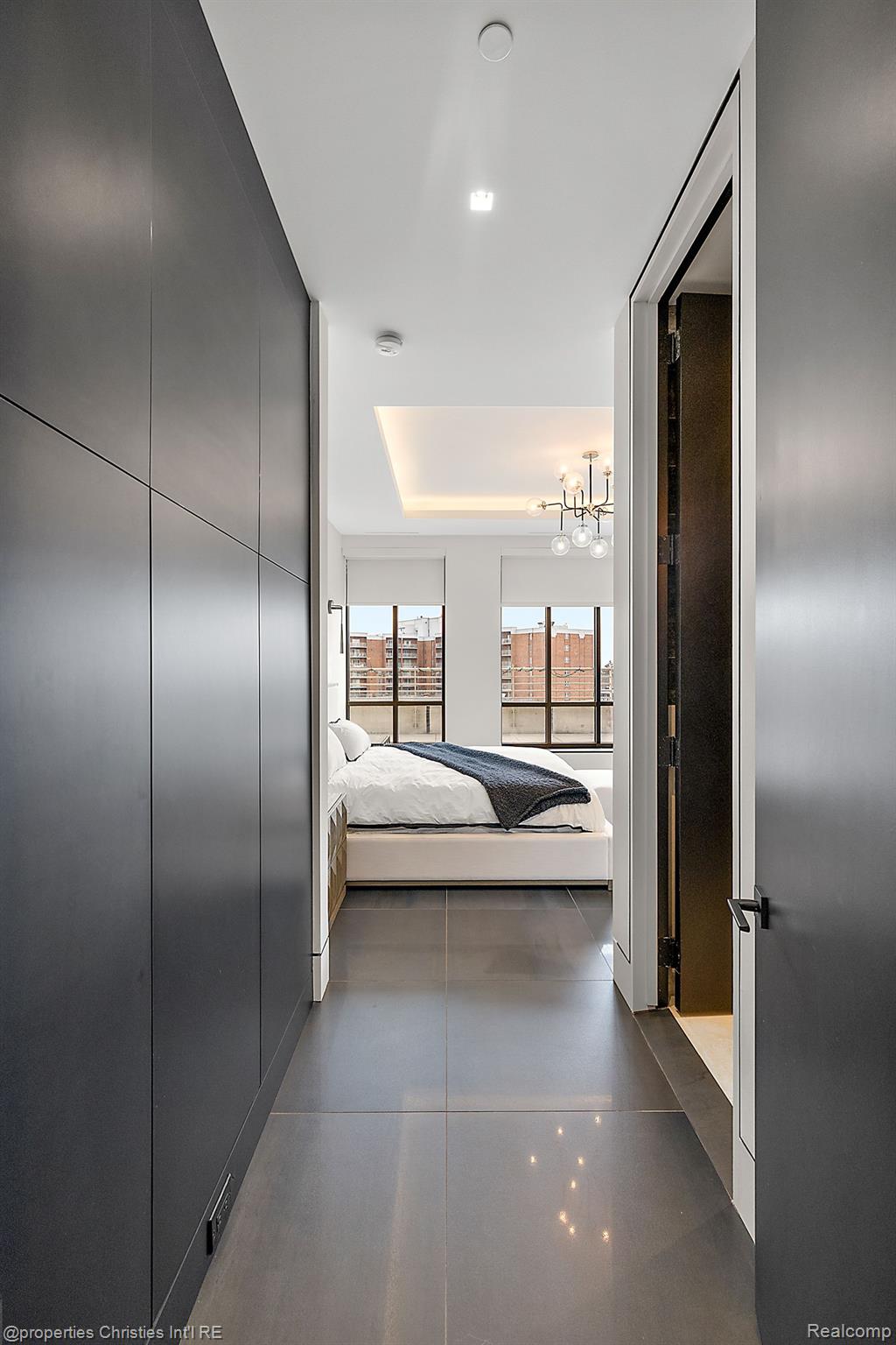 34901 WOODWARD Avenue 500