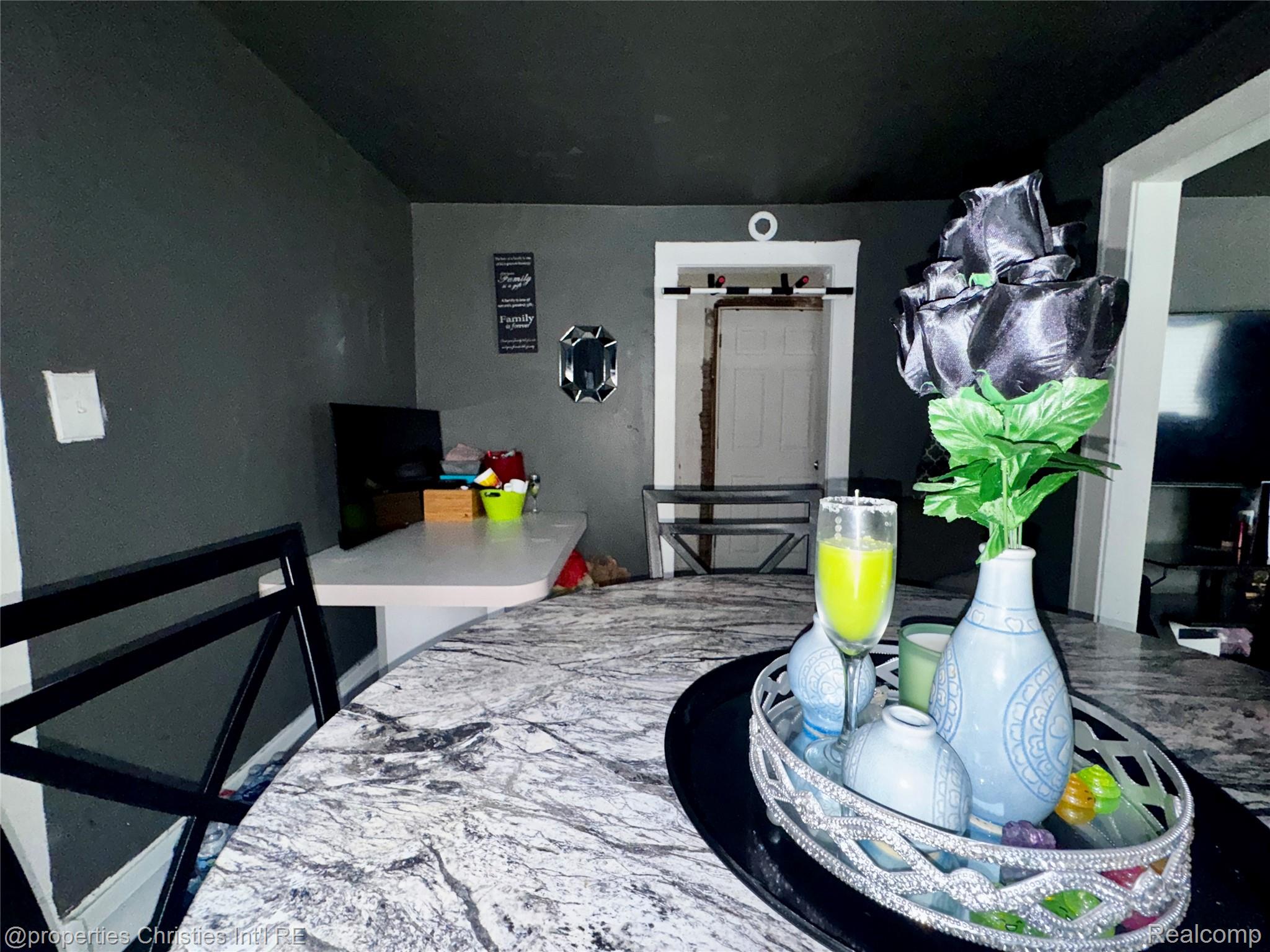 801 Robinwood Street