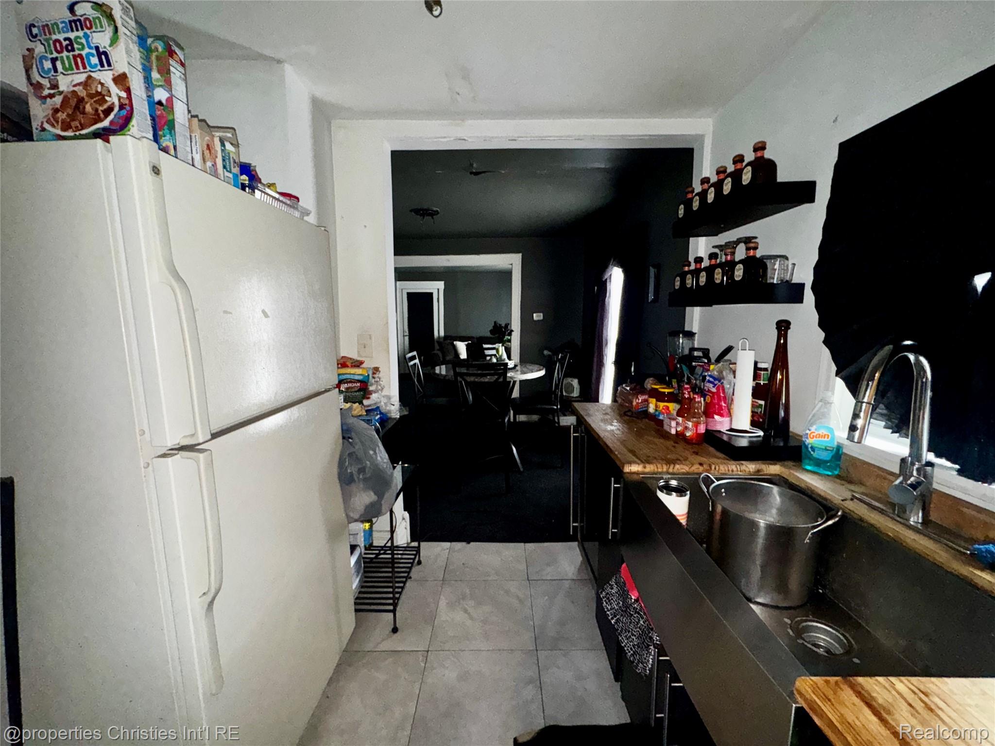 801 Robinwood Street