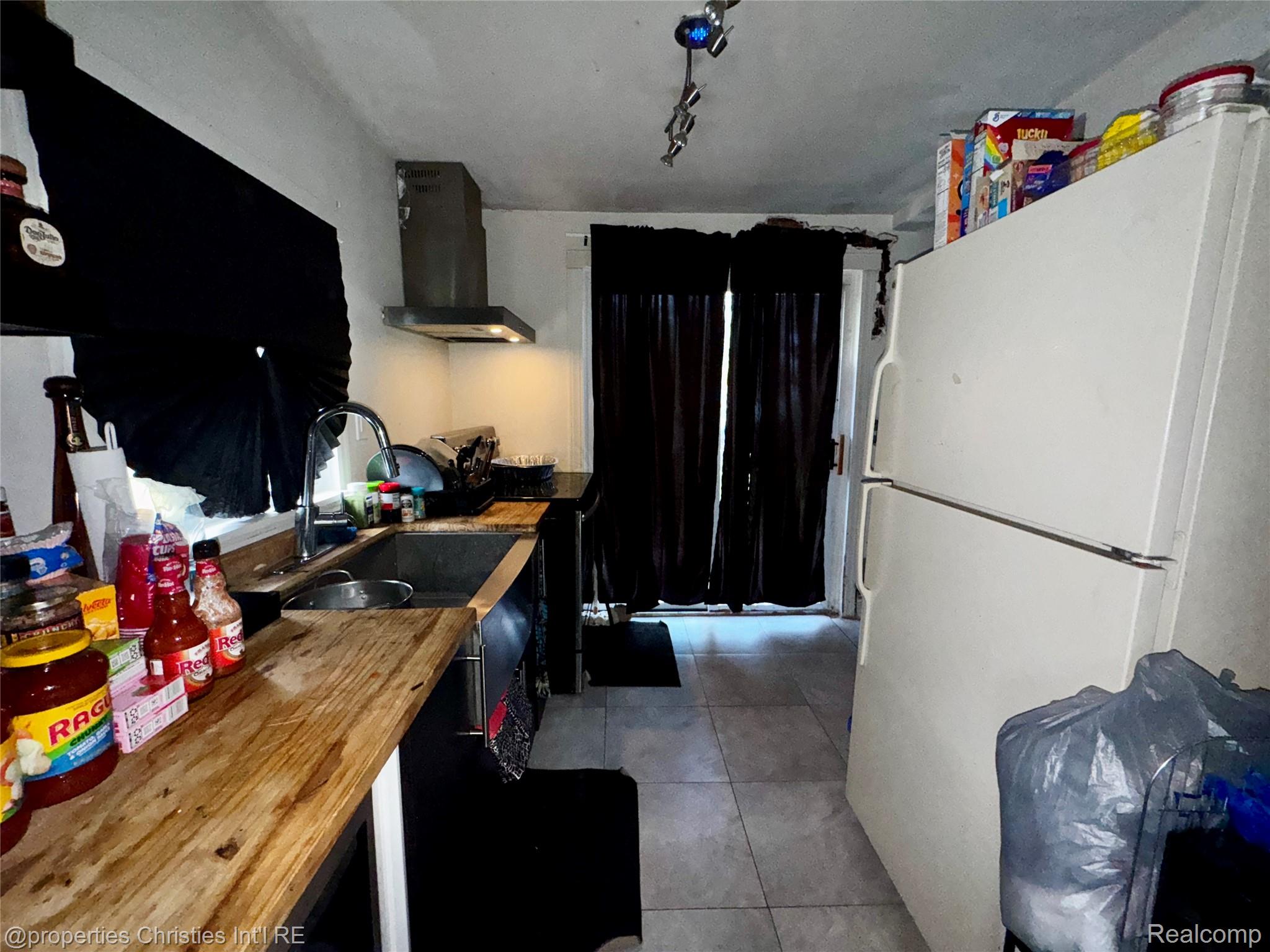 801 Robinwood Street