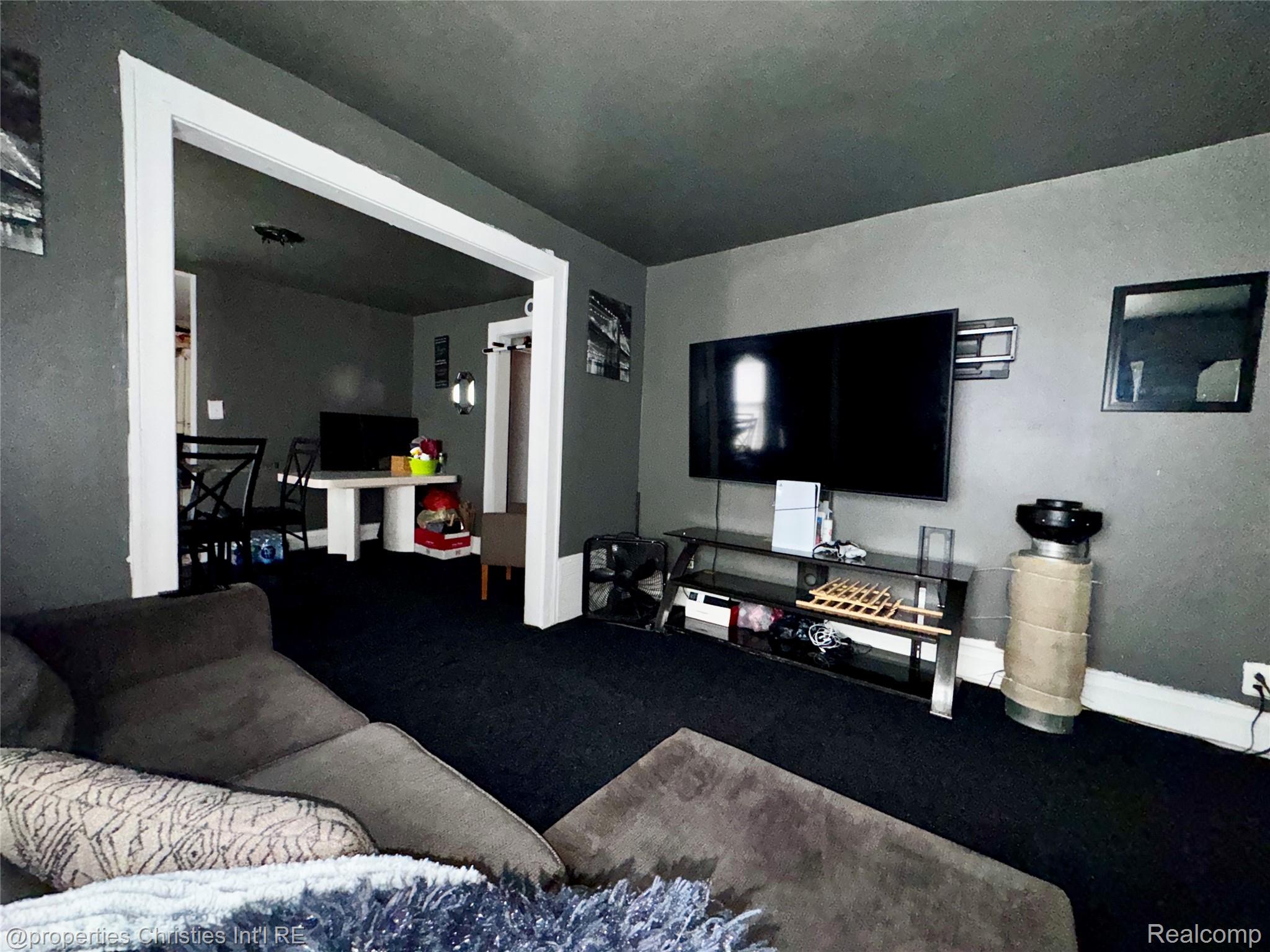 801 Robinwood Street