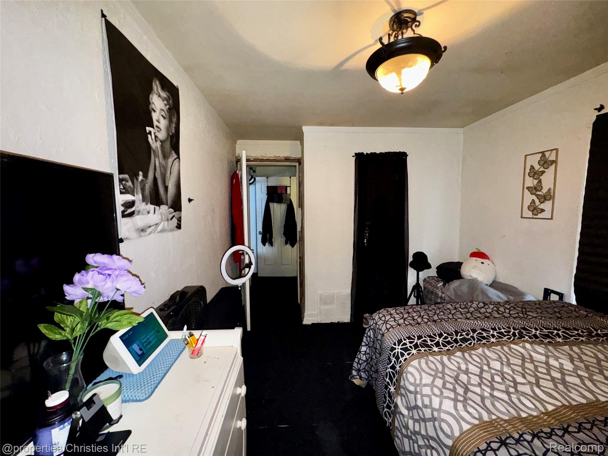 801 Robinwood Street